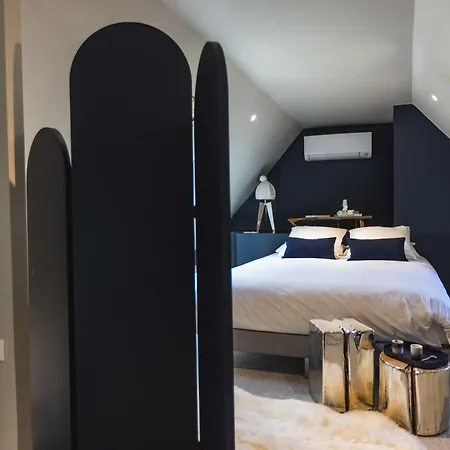 La Sainthilarienne Bed & Breakfast *