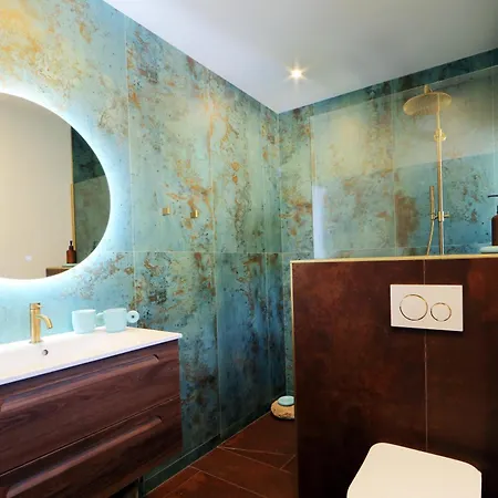 La Sainthilarienne לינה וארוחת בוקר