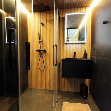 La Sainthilarienne לינה וארוחת בוקר 3*