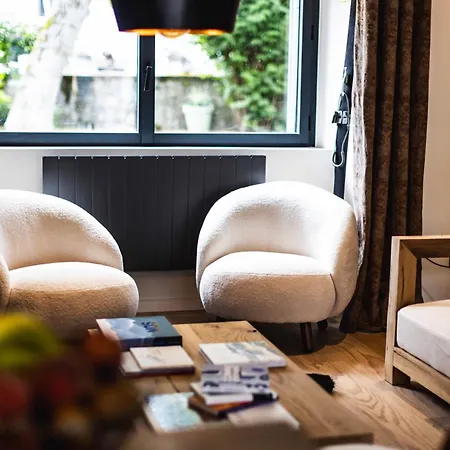 La Sainthilarienne Bed & Breakfast *