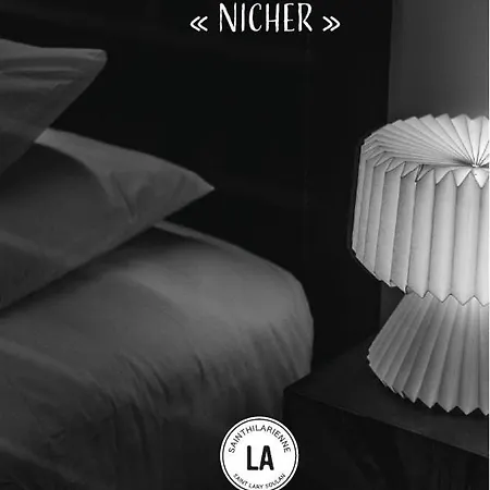 La Sainthilarienne לינה וארוחת בוקר 3*