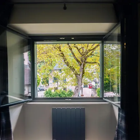 La Sainthilarienne לינה וארוחת בוקר 3*